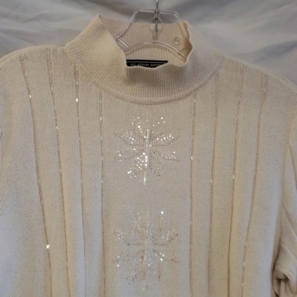 St. JOHN SPORT Cream Sequin Snowflake Sparkles Mock Neckline Size Small - Picture 6 of 13